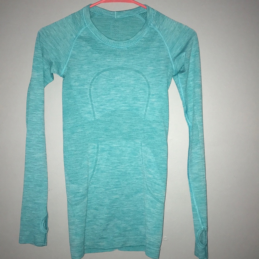 Lululemon long sleeved shirt